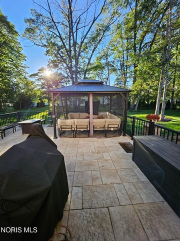 2367 Willow Pond Boulevard, Sylvania, OH 43560
