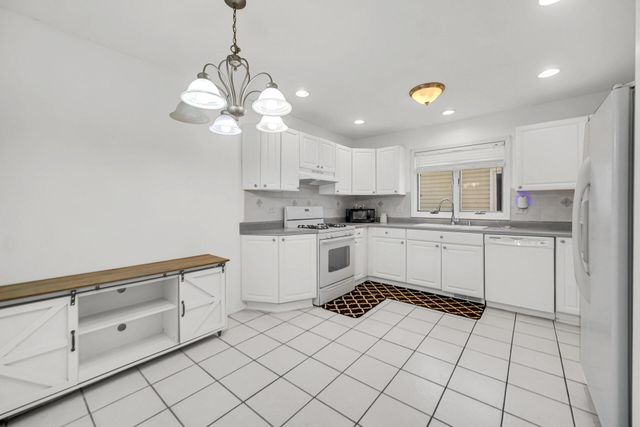 9993 Hunters Run, St. John, IN 46373