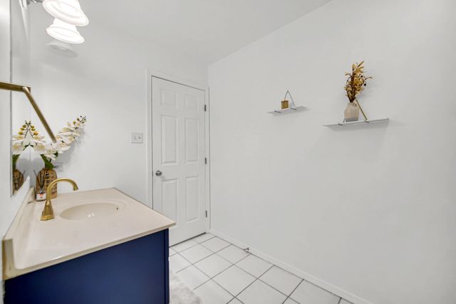 9993 Hunters Run, St. John, IN 46373