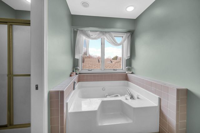 9993 Hunters Run, St. John, IN 46373