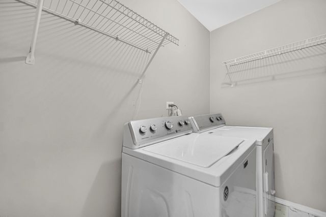 9993 Hunters Run, St. John, IN 46373