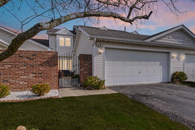 9993 Hunters Run, St. John, IN 46373