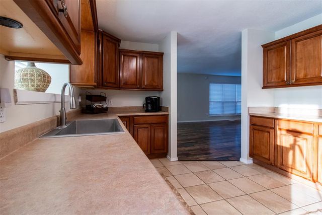 1909 Dorchester Road, Oklahoma City, OK 73130