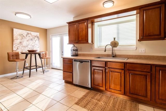 1909 Dorchester Road, Oklahoma City, OK 73130