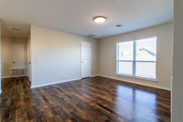 1909 Dorchester Road, Oklahoma City, OK 73130