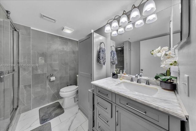 2240 N Cypress Bend Dr 204, Pompano Beach, FL 33069