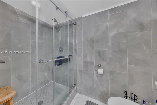 2240 N Cypress Bend Dr 204, Pompano Beach, FL 33069