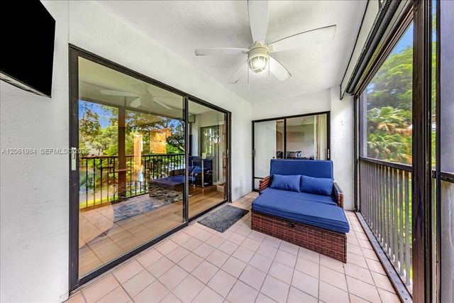 2240 N Cypress Bend Dr 204, Pompano Beach, FL 33069
