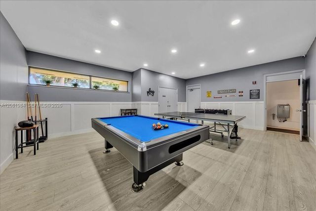 2240 N Cypress Bend Dr 204, Pompano Beach, FL 33069