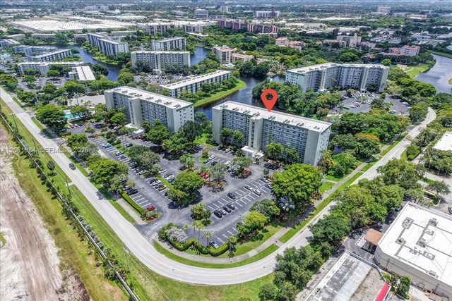 2240 N Cypress Bend Dr 204, Pompano Beach, FL 33069