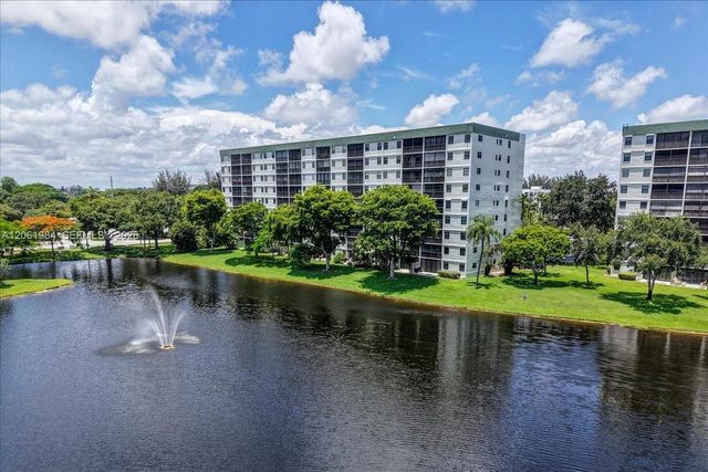 2240 N Cypress Bend Dr 204, Pompano Beach, FL 33069