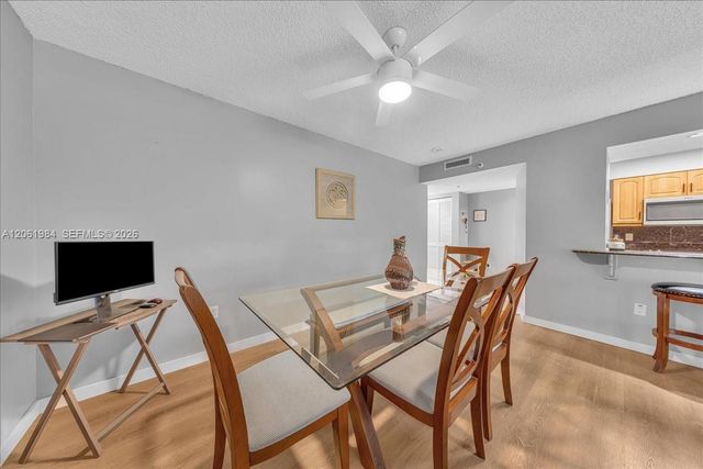 2240 N Cypress Bend Dr 204, Pompano Beach, FL 33069