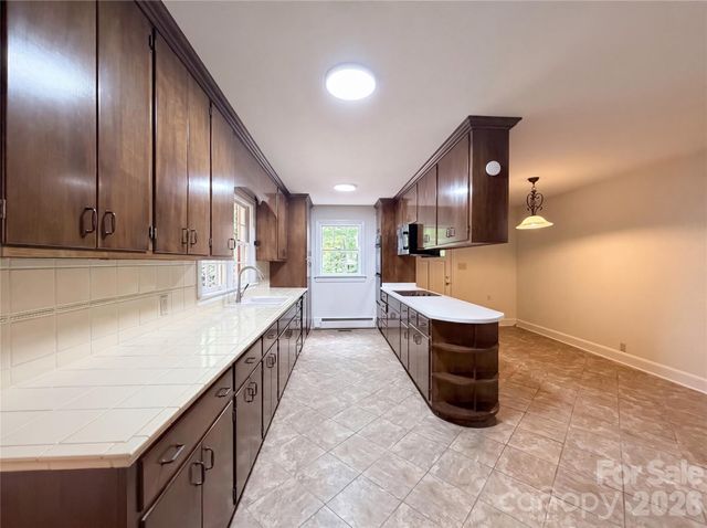318 Valley Stream Road, Statesville, NC 28677
