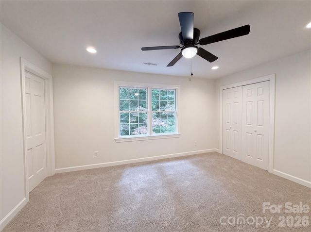 318 Valley Stream Road, Statesville, NC 28677