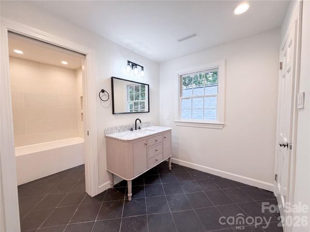 318 Valley Stream Road, Statesville, NC 28677