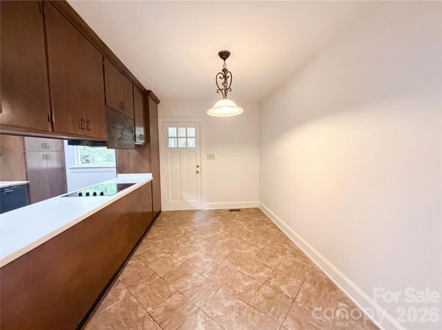 318 Valley Stream Road, Statesville, NC 28677