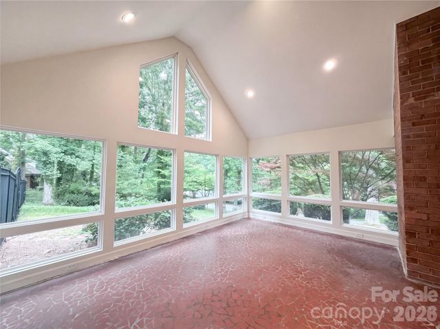318 Valley Stream Road, Statesville, NC 28677