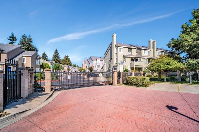 73 Fernridge Ct, Hayward, CA 94544