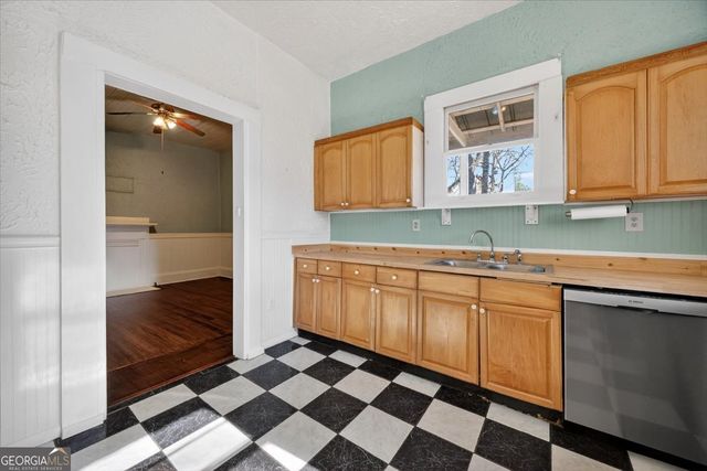 285 E Main Street, Forsyth, GA 31029