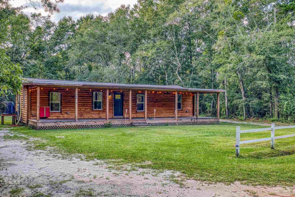 2989 N 5th Ave, Milton, FL 32583