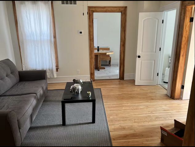 1211 5th Street NE 2, Minneapolis, MN 55413