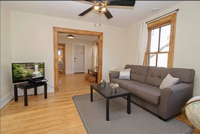 1211 5th Street NE 2, Minneapolis, MN 55413