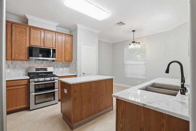7426 Hollister Spring, Houston, TX 77040