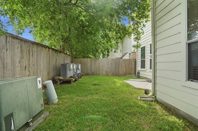 7426 Hollister Spring, Houston, TX 77040