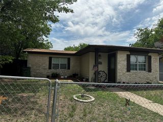 1007 E Live Oak ST, Burnet, TX 78611