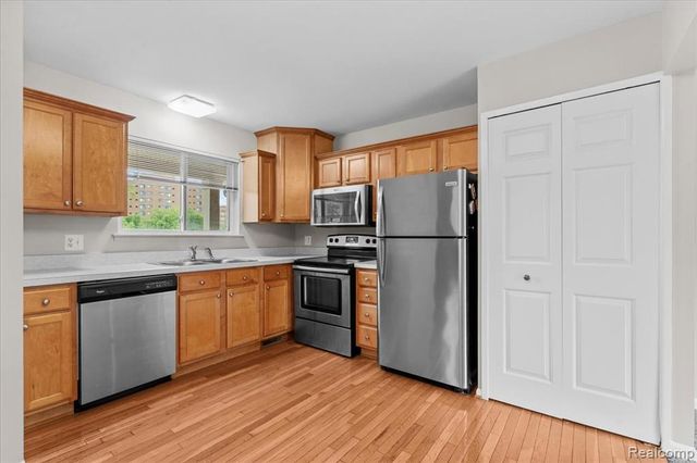 44567 Savery Drive, Canton, MI 48187