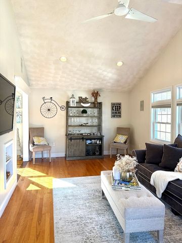 5 Fred St 5, Burlington, MA 01803