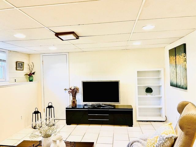 5 Fred St 5, Burlington, MA 01803