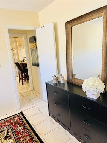 5 Fred St 5, Burlington, MA 01803