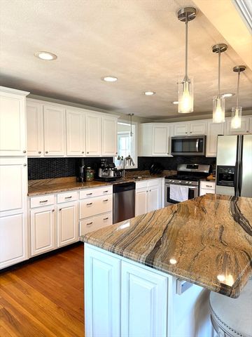 5 Fred St 5, Burlington, MA 01803