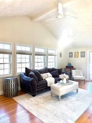 5 Fred St 5, Burlington, MA 01803