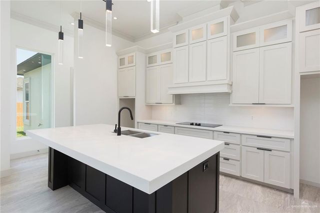 9813 N 24th Street, Mcallen, TX 78504