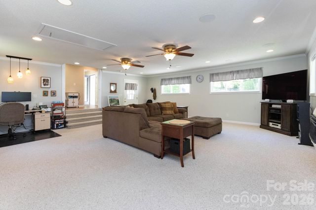 33 Lovers Loop Road, Asheville, NC 28803