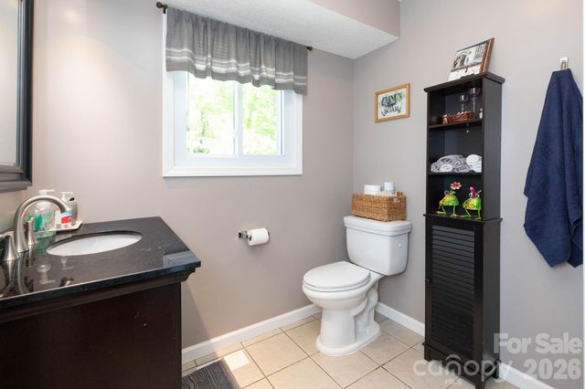 33 Lovers Loop Road, Asheville, NC 28803