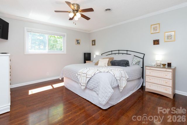33 Lovers Loop Road, Asheville, NC 28803