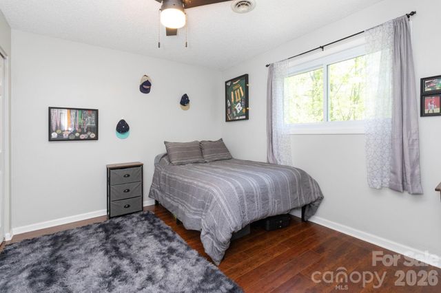 33 Lovers Loop Road, Asheville, NC 28803