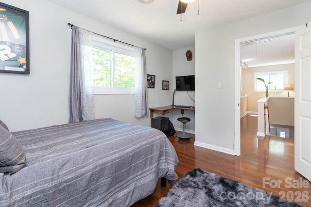 33 Lovers Loop Road, Asheville, NC 28803