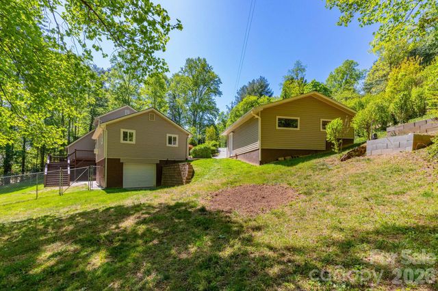 33 Lovers Loop Road, Asheville, NC 28803