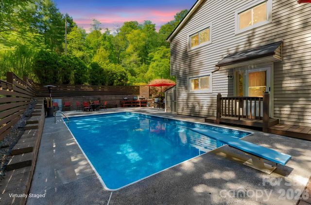 33 Lovers Loop Road, Asheville, NC 28803
