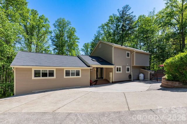 33 Lovers Loop Road, Asheville, NC 28803