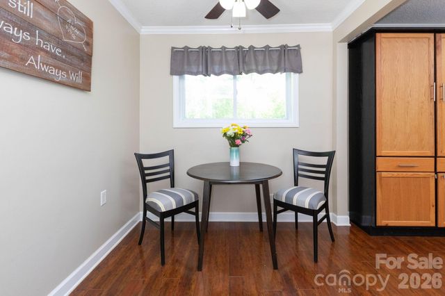 33 Lovers Loop Road, Asheville, NC 28803