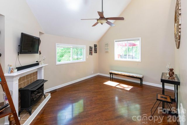 33 Lovers Loop Road, Asheville, NC 28803