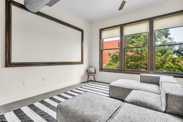 2502 Live Oak Street 218, Dallas, TX 75204