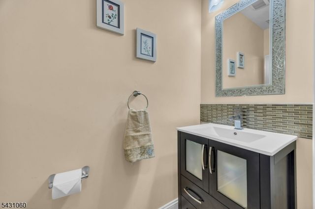 505 Well Sweep Rd, Readington Twp., NJ 08889
