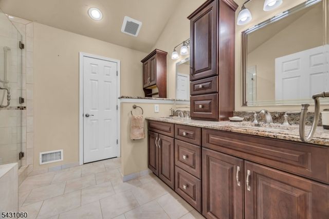 505 Well Sweep Rd, Readington Twp., NJ 08889