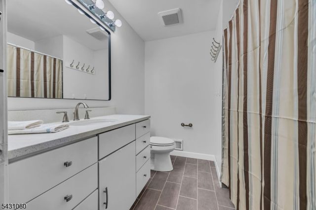 505 Well Sweep Rd, Readington Twp., NJ 08889